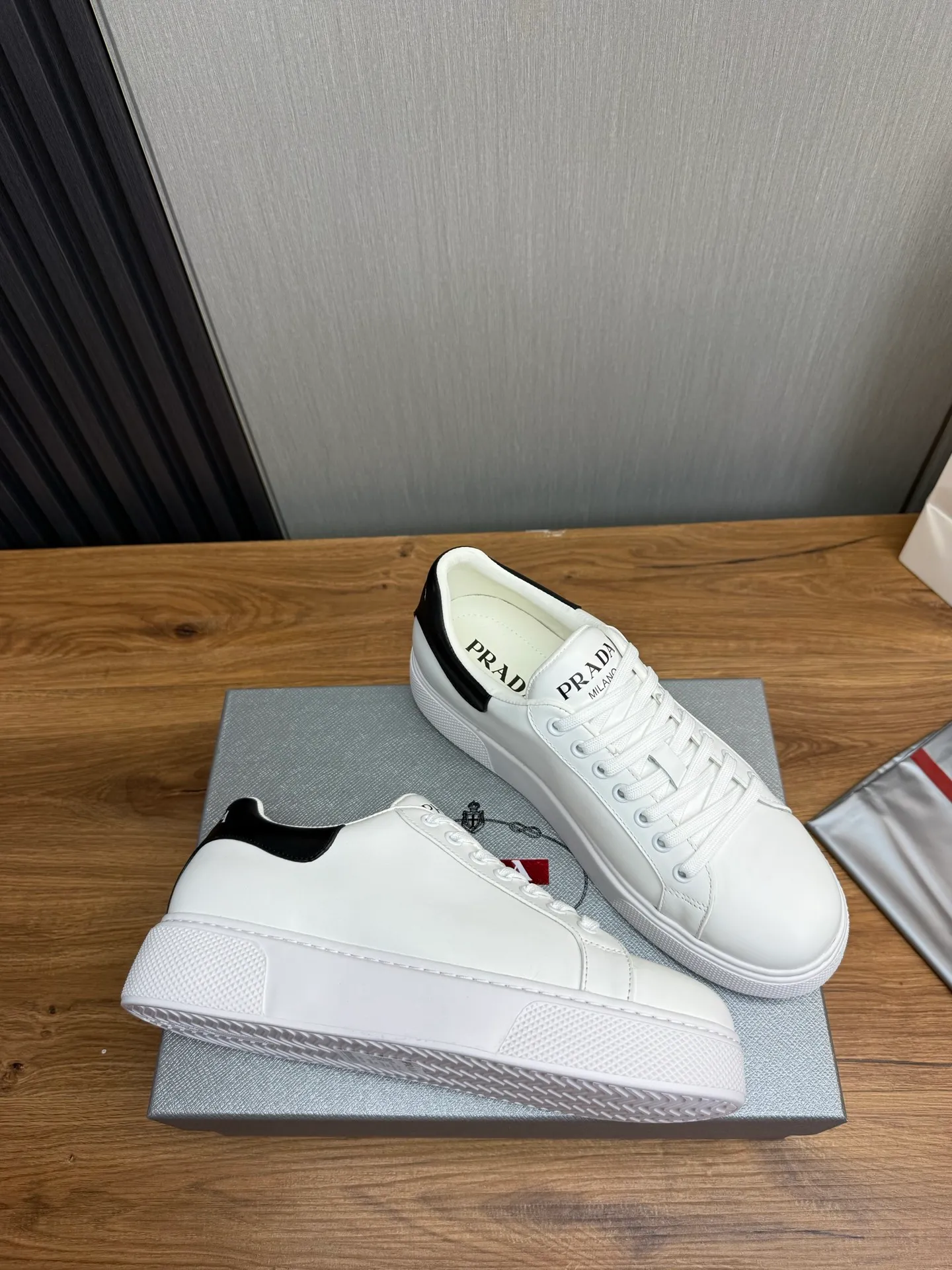 Men's shoes 💰580💰 [PRADA] Men's shoes are popular in the counter, official website is synchronized, 1 high-quality shipment ✔️Imported cowhide fabric + cowhide lining, 1🆚1 replica, original sole, 38-45 (45 customized, non-refundable)
